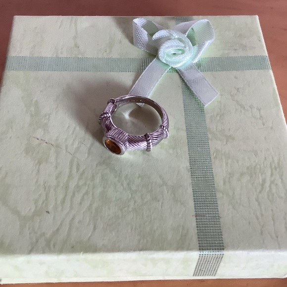 Ring - Picture 2 of 6